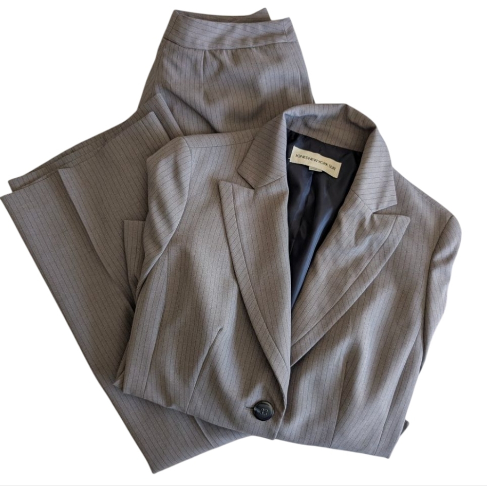Jones New York Women's Vintage Gray Pinstripe Pantsuit